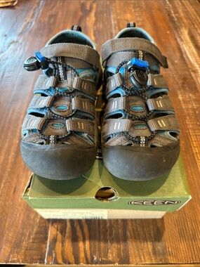 Keen Kids Gray and Blue Newport Closed-Toe Sandals - size 13